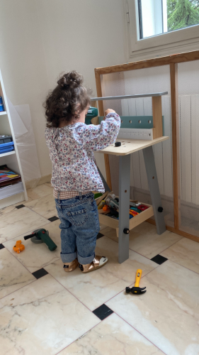 9D7B6E74-549C-4BAD-B459-B237279985AE